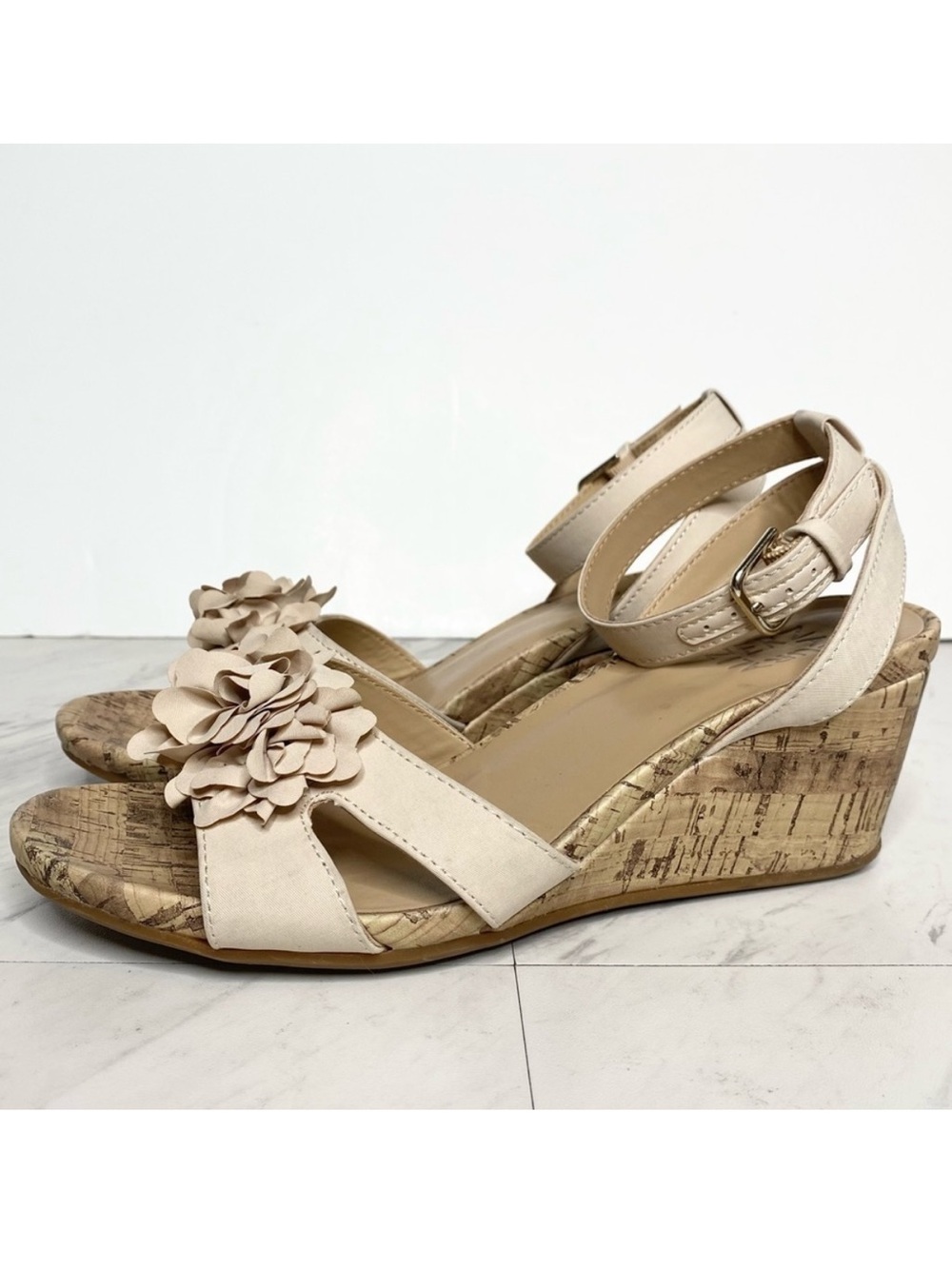 Naturalizer Areda Flower Wedge Heel 8 1/2 W